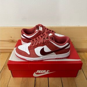 Size 8w - Nike Dunk Low Valentines Day 2024